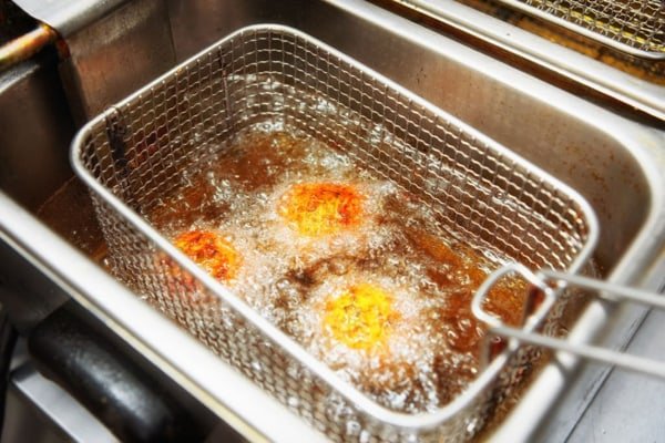 Why a Deep Fryer is a Must-Have Appliance for Your Kitchen